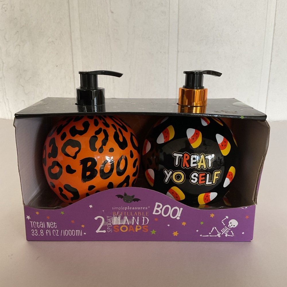 HALLOWEEN SOAP SET OF TWO NWT
